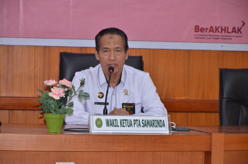 1. Foto Wakil Ketua PTA Samarinda