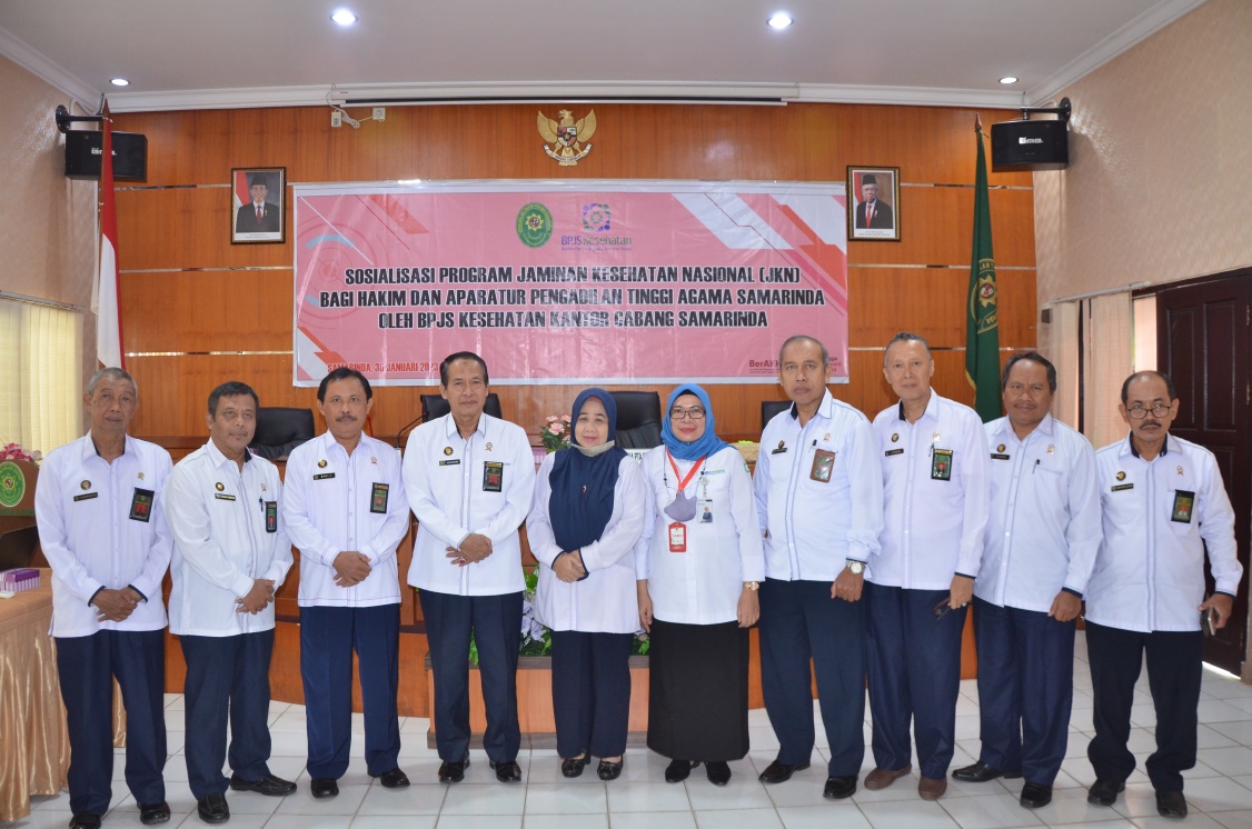 5. Foto Bersama dengan Hakim Tinggi PTA Samarinda