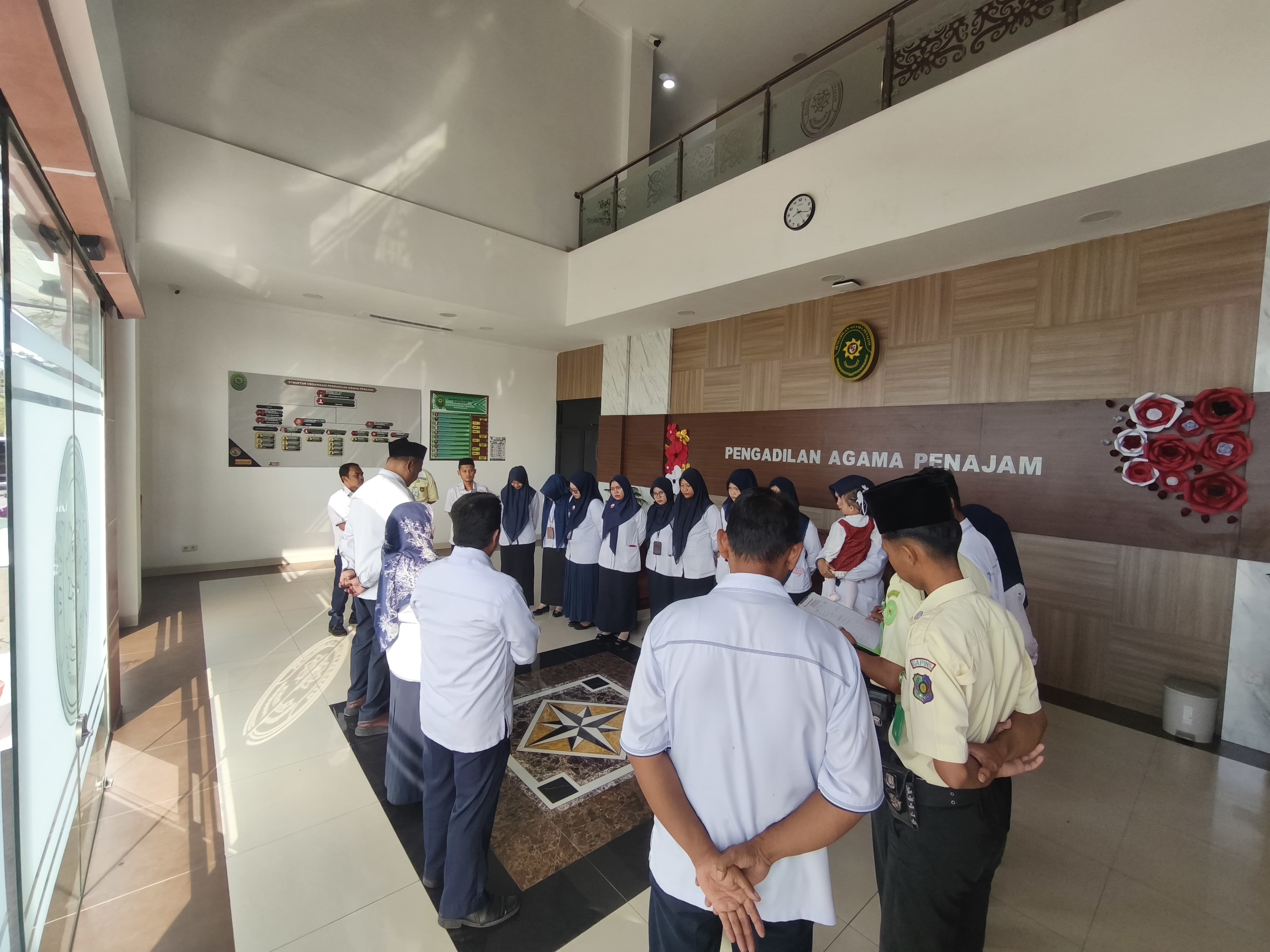 2. Laksanakan Briefing Petugas